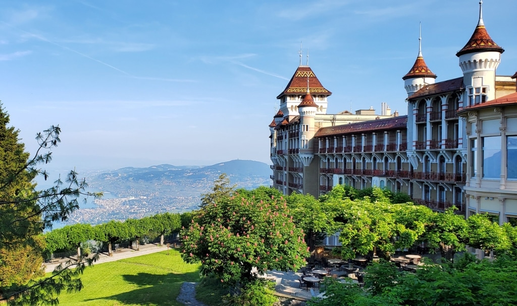 SHMS - Swiss Hotel Management School