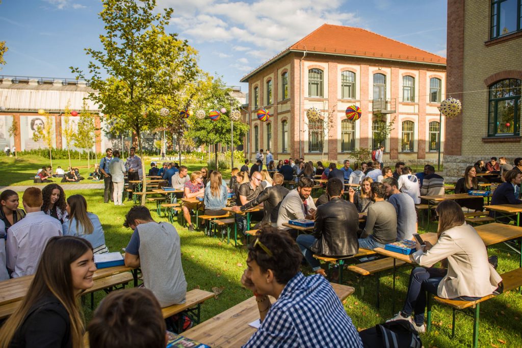 Studera i Budapest IBS International Business School Studin